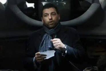 Hovik Keuchkerian en una escena de la película