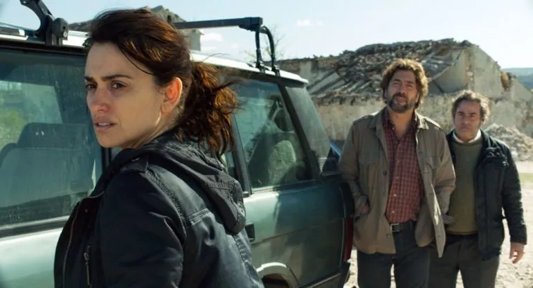 Eduard Fernández, Javier Bardem y Penélope Cruz en la película