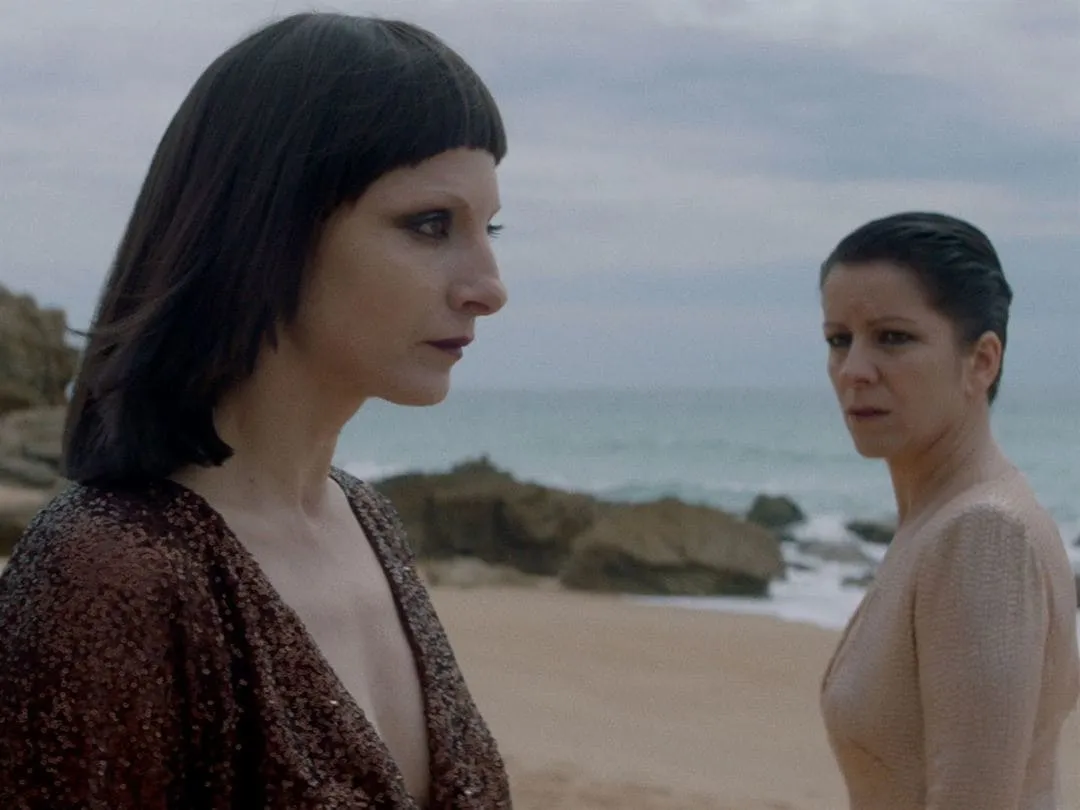 Eva Llorach y Najwa Nimri en la película Quién te cantará