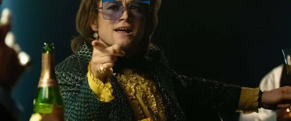 Taron Egerton como Elton John
