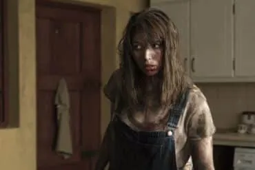 Seana Kerslake en la película Bosque maldito