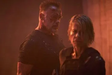 Arnold Schwarzenegger y Linda Hamilton en la película