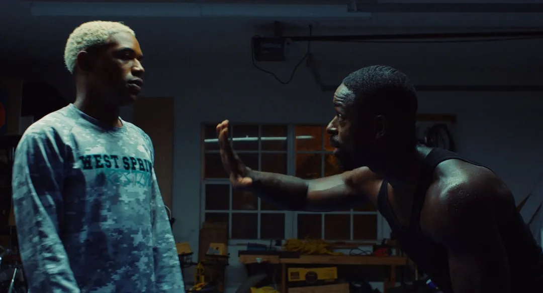 Kelvin Harrison Jr. y Sterling K. Brown en la película