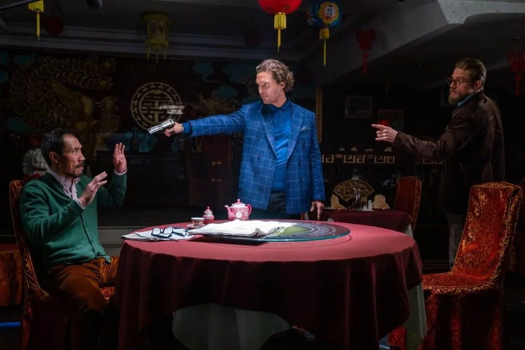 Charlie Hunnam, Matthew McConaughey y Tom Wu