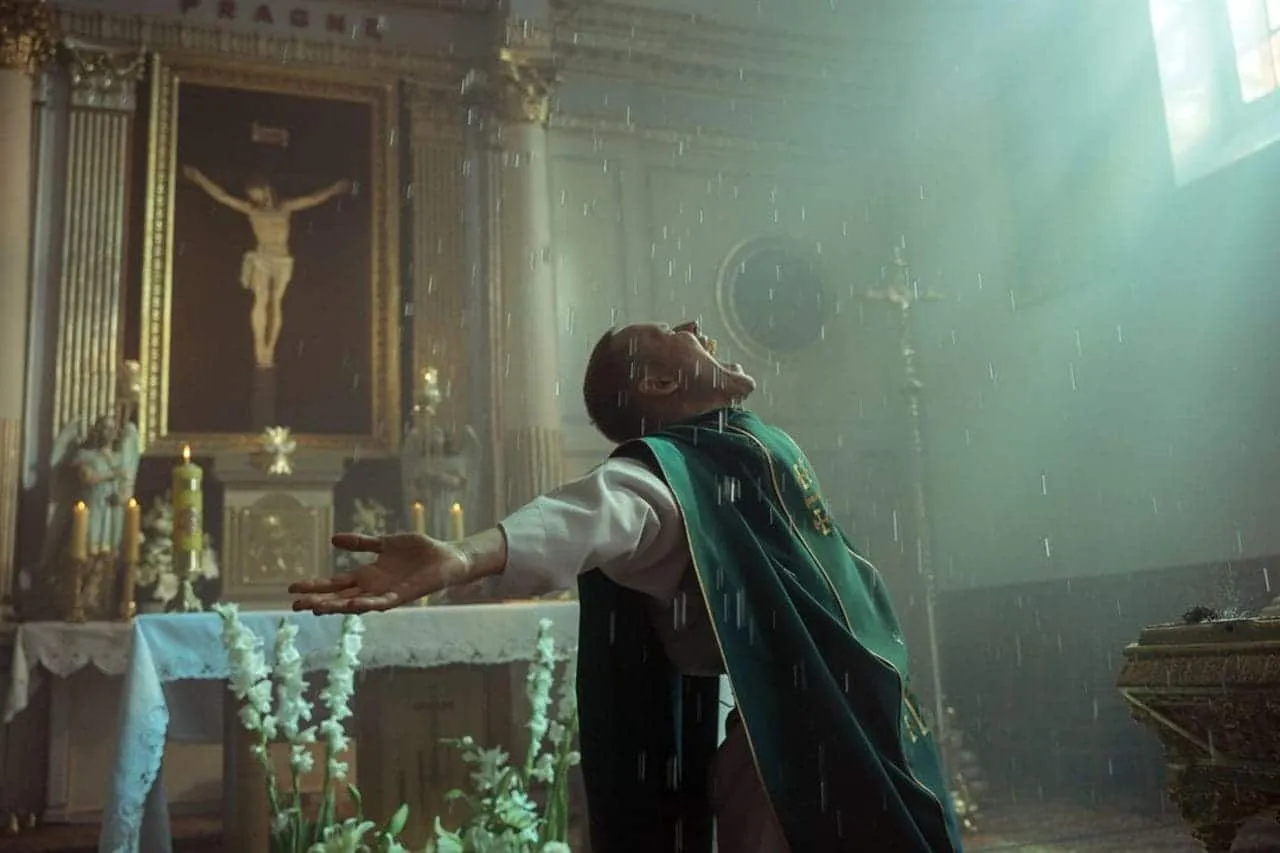 Escena de la película Corpus Christi (2019)