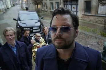 Crítica de la película Fuego cruzado por Navidad de Netflix