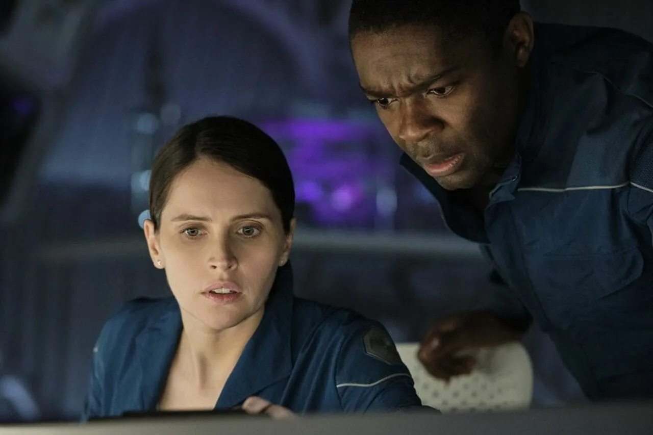 Escena de la película Cielo de medianoche de Netflix