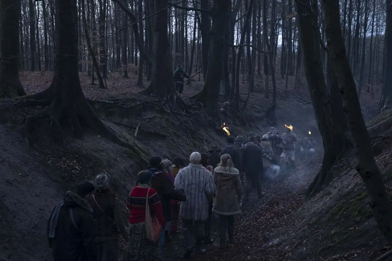 Escena de la serie Equinox de Netflix