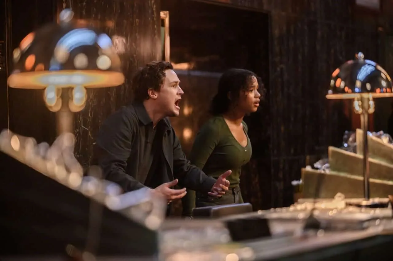 Logan Miller y Taylor Russell McKenzie