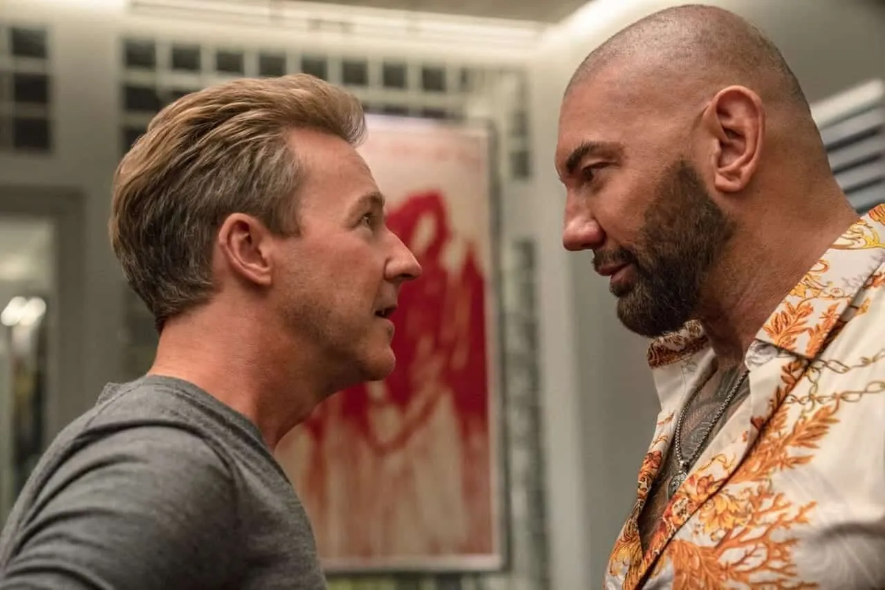 Edward Norton y Dave Bautista