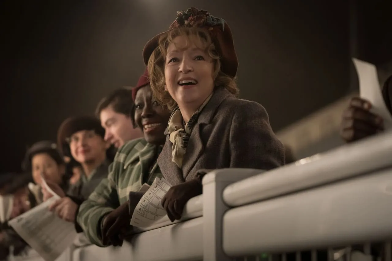 Escena de la película El viaje a París de la Señora Harris